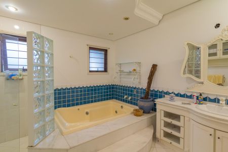 Casa à venda com 550m², 6 quartos e 2 vagas Casa à venda com 550m², 6 quartos e 2 vagasBanheiro da Suíte 3