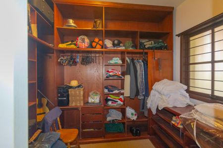 Casa à venda com 550m², 6 quartos e 2 vagas Casa à venda com 550m², 6 quartos e 2 vagasCloset da Suíte 3