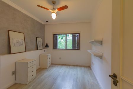 Casa à venda com 550m², 6 quartos e 2 vagas Casa à venda com 550m², 6 quartos e 2 vagasQuarto 2
