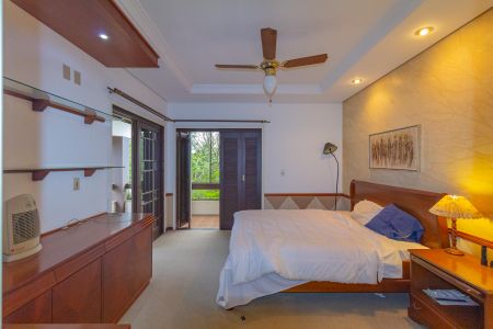 Casa à venda com 550m², 6 quartos e 2 vagas Casa à venda com 550m², 6 quartos e 2 vagasSuíte 3