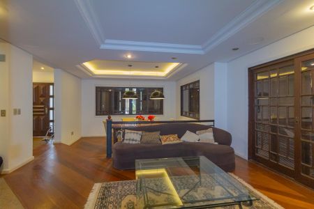 Casa à venda com 550m², 6 quartos e 2 vagas Casa à venda com 550m², 6 quartos e 2 vagasSala