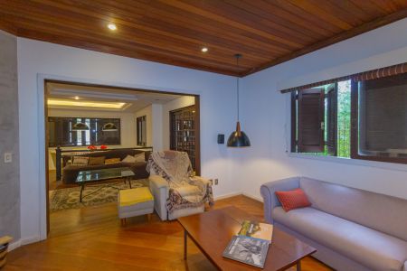 Casa à venda com 550m², 6 quartos e 2 vagas Casa à venda com 550m², 6 quartos e 2 vagasSala 2