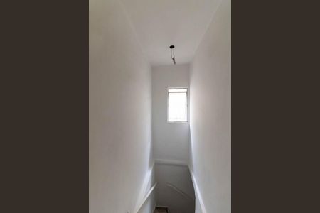 Casa à venda com 160m², 4 quartos e 2 vagasEscada