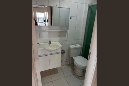 Banheiro de apartamento à venda com 3 quartos, 64m² em Parque Reboucas, São Paulo