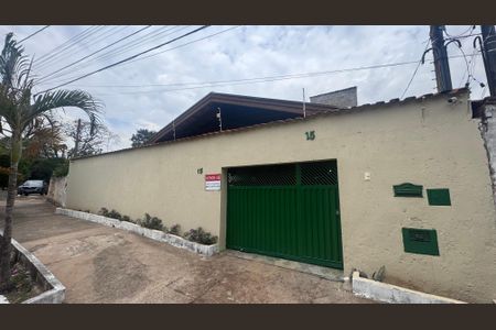 Casa à venda com 293m², 5 quartos e 4 vagasFachada