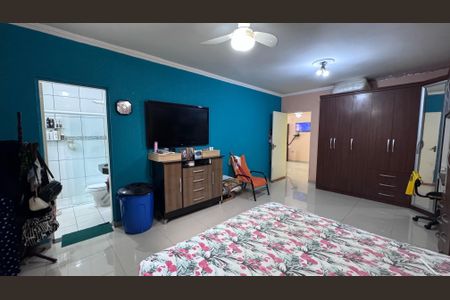 Casa à venda com 293m², 5 quartos e 4 vagasSuíte