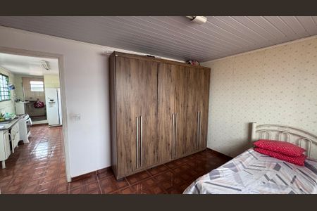 Casa à venda com 293m², 5 quartos e 4 vagasQuarto 4