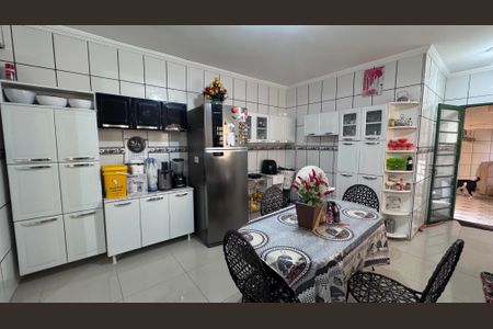 Casa à venda com 293m², 5 quartos e 4 vagasCozinha