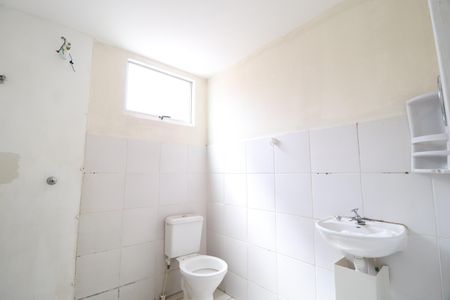 Banheiro Social de apartamento para alugar com 2 quartos, 47m² em Mansour, Uberlândia