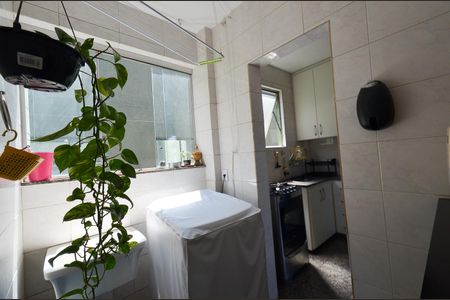 Apartamento à venda com 110m², 4 quartos e 2 vagas Apartamento à venda com 110m², 4 quartos e 2 vagasÁrea de Serviço