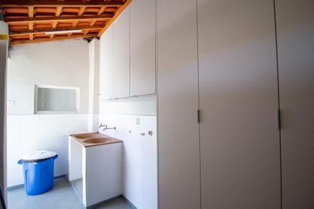 Casa para alugar com 177m², 4 quartos e sem vagaÁrea de Serviço