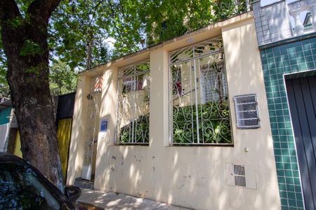 Casa para alugar com 177m², 4 quartos e sem vagaFachada