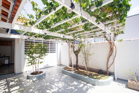 Casa para alugar com 177m², 4 quartos e sem vagaQuintal