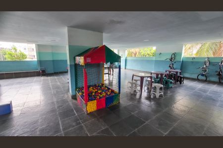Apartamento à venda com 49m², 2 quartos e sem vagaÁrea comum - Playground