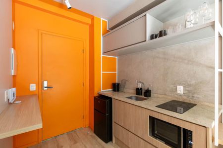 Cozinha de kitnet/studio para alugar com 1 quarto, 27m² em República, São Paulo