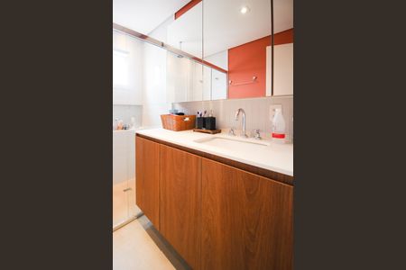 Apartamento à venda com 90m², 2 quartos e 1 vaga Apartamento à venda com 90m², 2 quartos e 1 vagaBanheiro