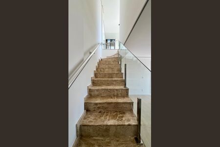 Apartamento à venda com 147m², 3 quartos e 3 vagasEscada