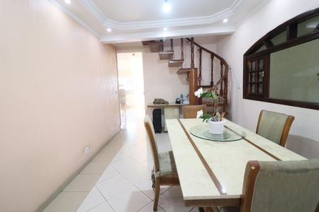 Casa à venda com 125m², 3 quartos e 2 vagasSala