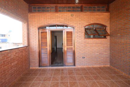 Casa à venda com 125m², 3 quartos e 2 vagasSuíte sacada