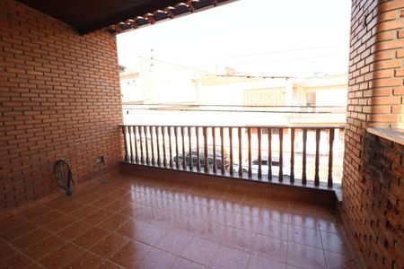 Casa à venda com 125m², 3 quartos e 2 vagasSuíte sacada