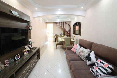 Casa à venda com 125m², 3 quartos e 2 vagasSala