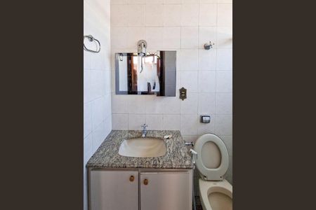 Casa para alugar com 285m², 3 quartos e 2 vagas Casa para alugar com 285m², 3 quartos e 2 vagasBanheiro de Serviço