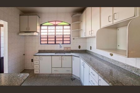 Casa para alugar com 285m², 3 quartos e 2 vagas Casa para alugar com 285m², 3 quartos e 2 vagasCozinha
