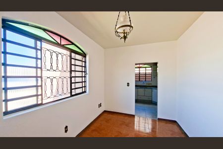 Casa para alugar com 285m², 3 quartos e 2 vagas Casa para alugar com 285m², 3 quartos e 2 vagasCorredor