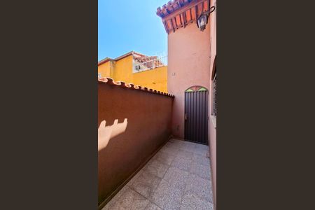 Casa para alugar com 285m², 3 quartos e 2 vagas Casa para alugar com 285m², 3 quartos e 2 vagasÁrea comum