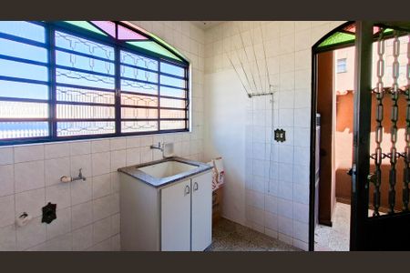 Casa para alugar com 285m², 3 quartos e 2 vagas Casa para alugar com 285m², 3 quartos e 2 vagasÁrea de Serviço