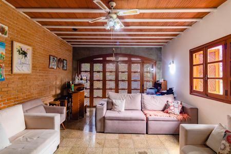 Casa para alugar com 350m², 4 quartos e 3 vagas Casa para alugar com 350m², 4 quartos e 3 vagasSala