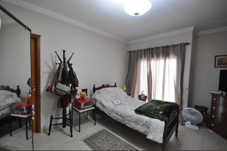 Casa à venda com 200m², 3 quartos e 4 vagasSuíte