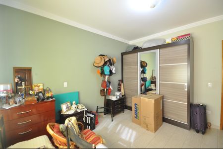 Casa à venda com 200m², 3 quartos e 4 vagasQuarto 1