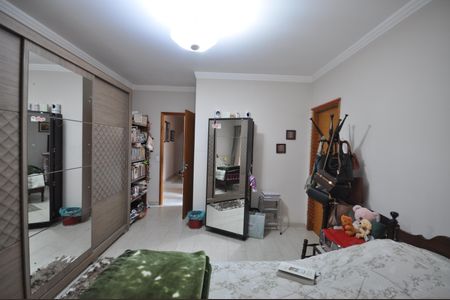 Casa à venda com 200m², 3 quartos e 4 vagasSuíte