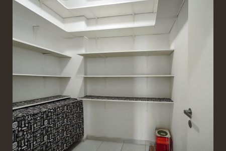 Apartamento à venda com 140m², 3 quartos e 1 vaga Apartamento à venda com 140m², 3 quartos e 1 vagaQuarto de Serviço