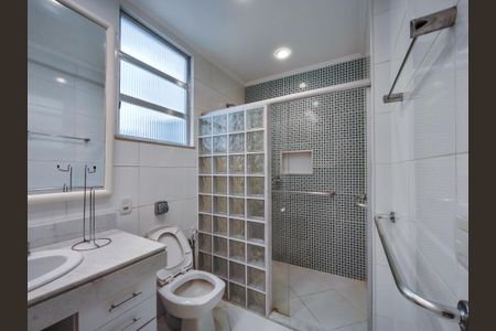 Apartamento à venda com 140m², 3 quartos e 1 vaga Apartamento à venda com 140m², 3 quartos e 1 vagaBanheiro 2