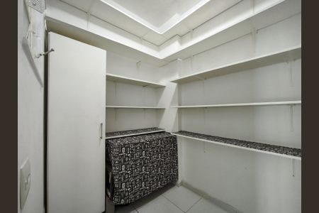 Apartamento à venda com 140m², 3 quartos e 1 vaga Apartamento à venda com 140m², 3 quartos e 1 vagaQuarto de Serviço