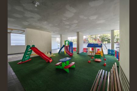 Apartamento à venda com 140m², 3 quartos e 1 vaga Apartamento à venda com 140m², 3 quartos e 1 vagaÁrea comum - Playground
