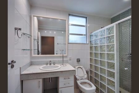 Apartamento à venda com 140m², 3 quartos e 1 vaga Apartamento à venda com 140m², 3 quartos e 1 vagaBanheiro 2