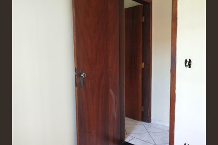 Casa à venda com 100m², 3 quartos e 2 vagasQuarto 2