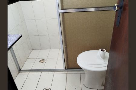 Casa à venda com 100m², 3 quartos e 2 vagasBanheiro 