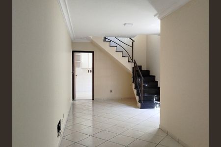 Casa à venda com 100m², 3 quartos e 2 vagasSala