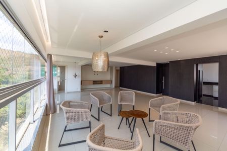 Apartamento à venda com 220m², 4 quartos e 4 vagasSala