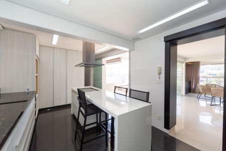 Apartamento à venda com 220m², 4 quartos e 4 vagasCozinha