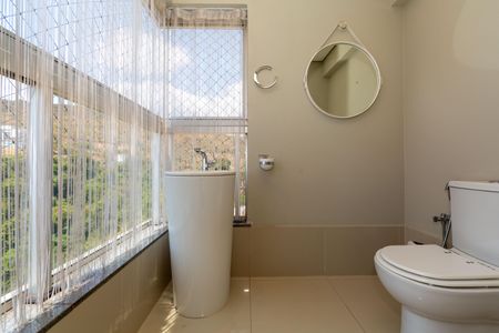 Apartamento à venda com 220m², 4 quartos e 4 vagasLavabo