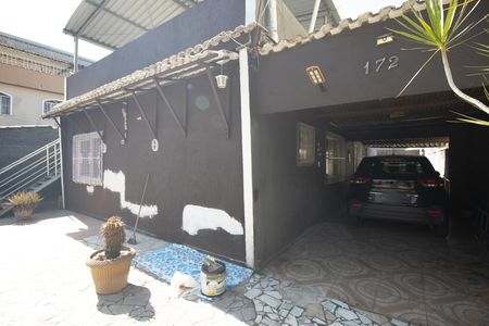 Garagem de casa para alugar com 3 quartos, 140m² em Trindade, São Gonçalo