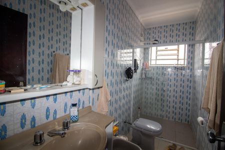 Casa à venda com 144m², 3 quartos e 2 vagasBanheiro