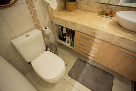 Apartamento à venda com 72m², 3 quartos e 1 vaga Apartamento à venda com 72m², 3 quartos e 1 vagaBanheiro