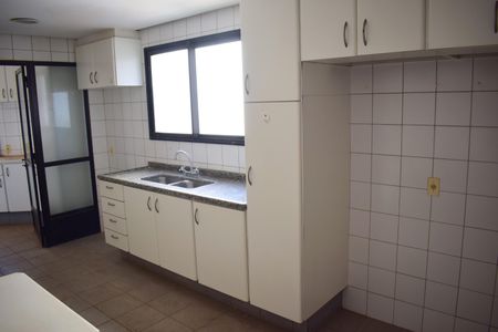 Apartamento para alugar com 174m², 4 quartos e 2 vagasCozinha 