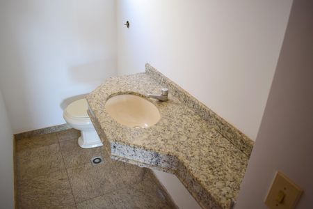 Apartamento para alugar com 174m², 4 quartos e 2 vagasBanheiro